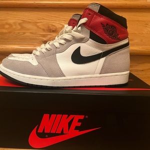 Air Jordan 1 High OG “Smoke Grey”
